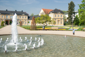 Umzug nach Gera - Das 1732 errichtetet Barockbauwerk Orangerie mit Springbrunnen in Gera.